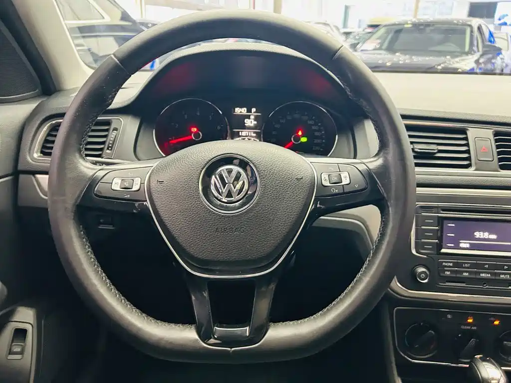 Volkswagen Lavida 2018 — фото 15