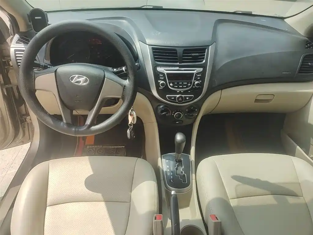 Hyundai Verna 2017 — фото 10