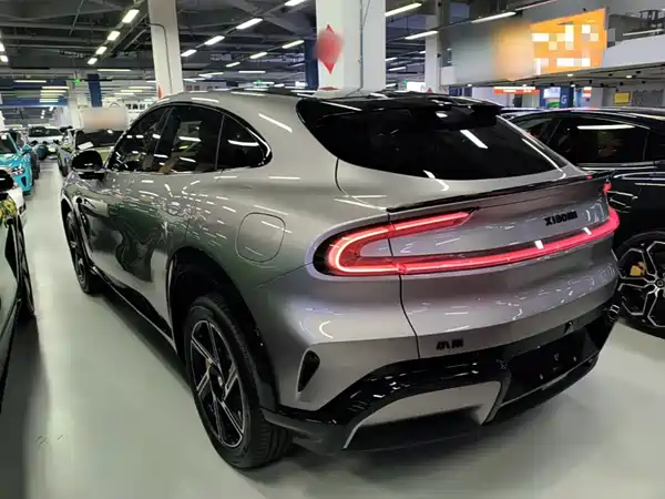 Xiaomi YU7 2025