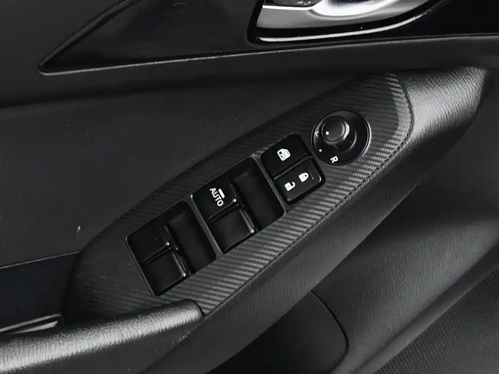 Mazda 3 Axela 2016 — фото 9
