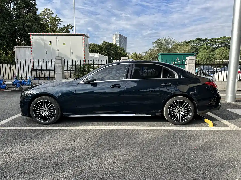 Mercedes-Benz C-Class 2023 — фото 11