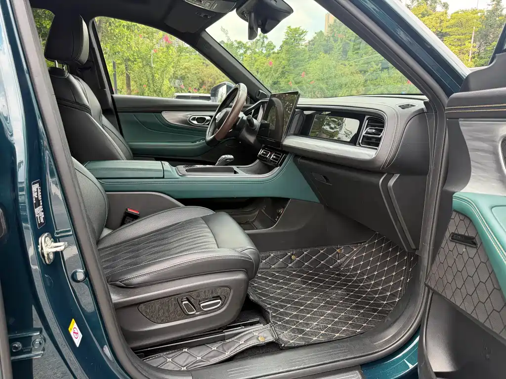 GAC Motor Trumpchi GS8 2023 — фото 16