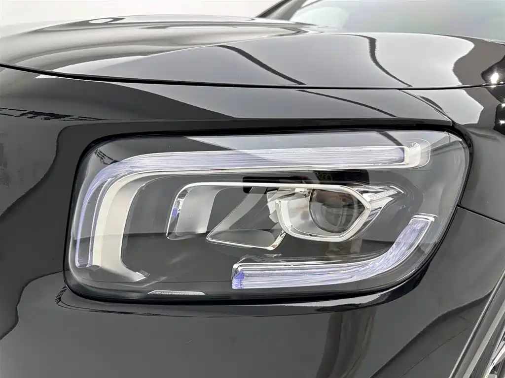 Mercedes-Benz GLB 2023 — фото 27