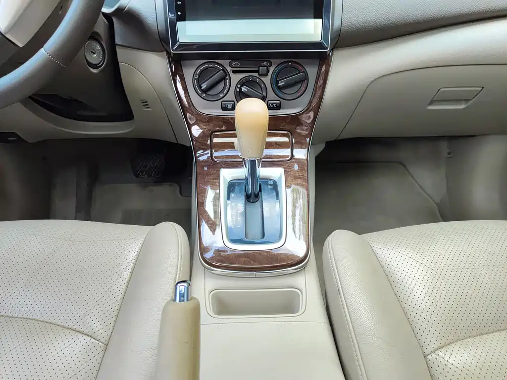 Nissan Sylphy 2013 — фото 16