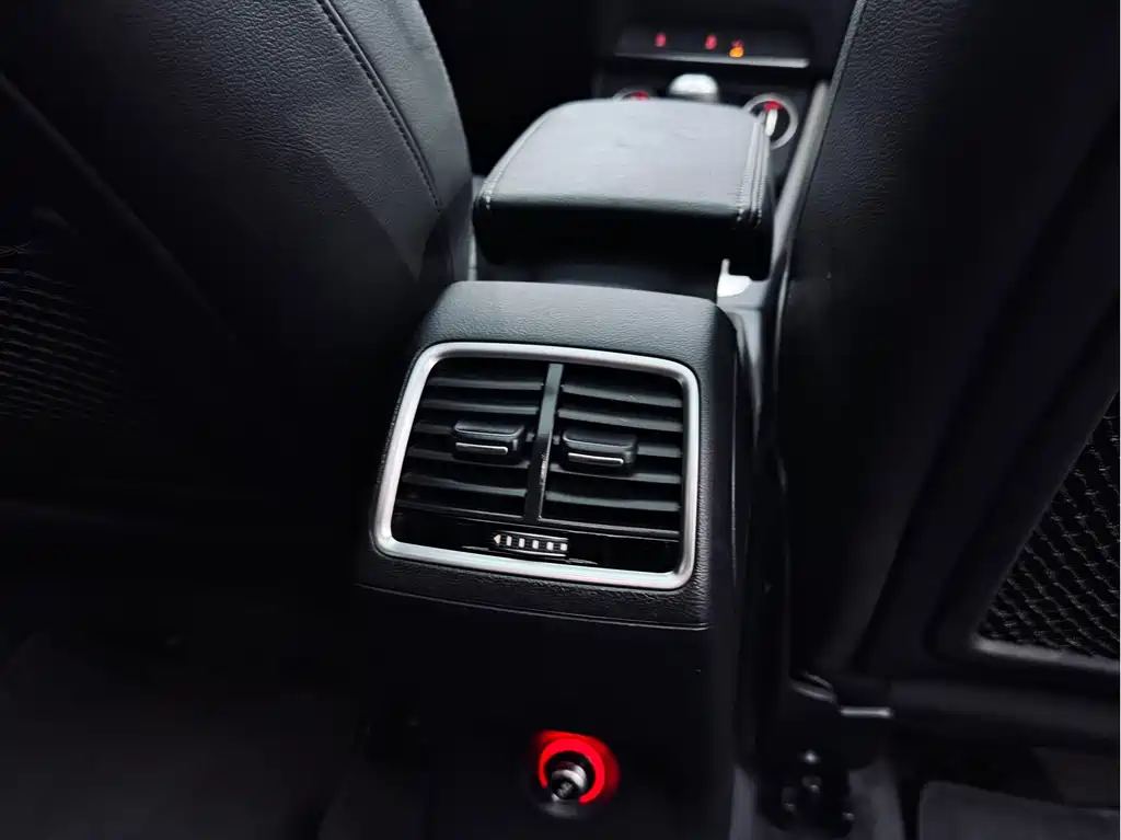 Audi Q3 2018 — фото 19