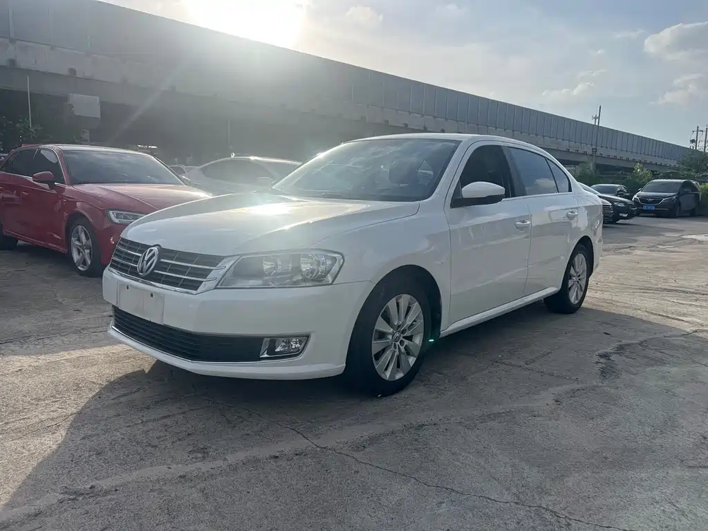 Volkswagen Lavida 2015
