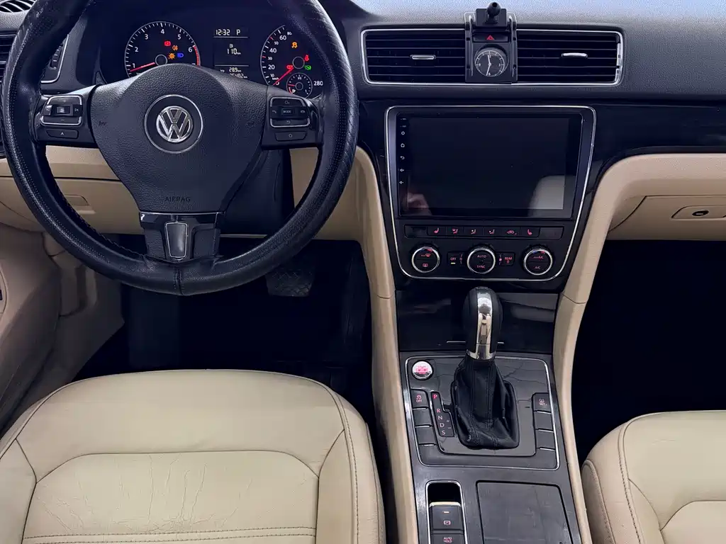 Volkswagen Passat 2015 — фото 13