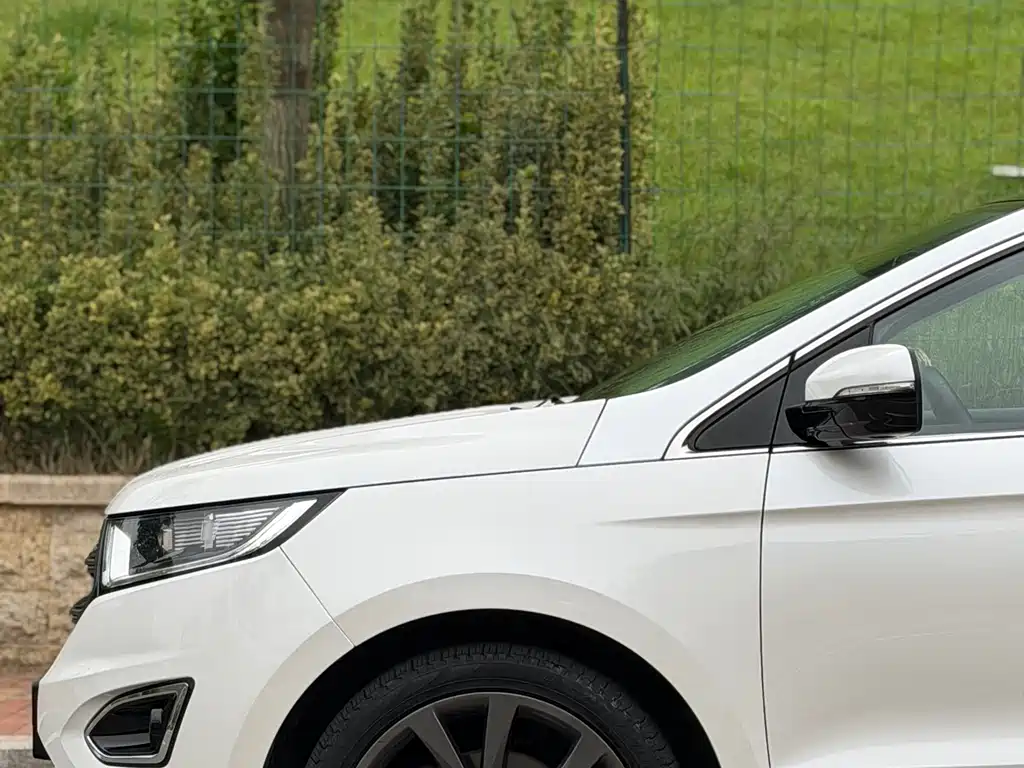 Ford Edge 2018 — фото 13