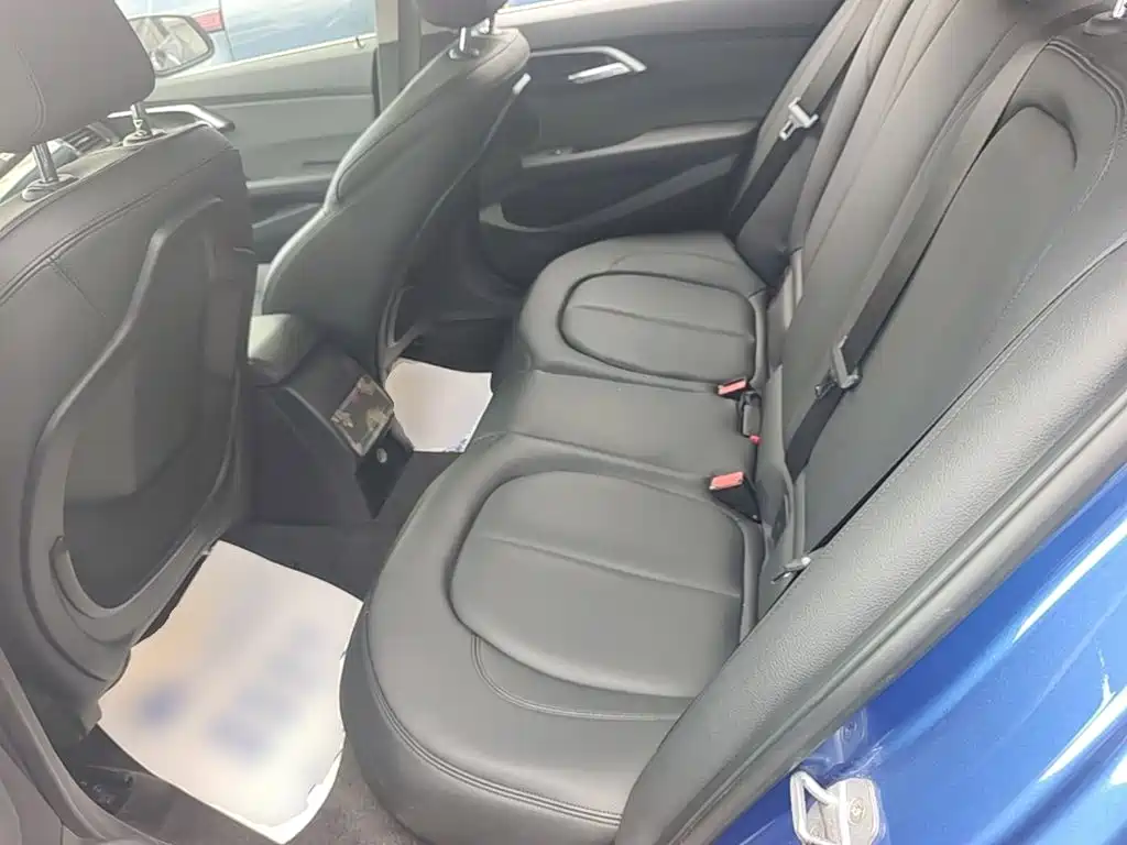 BMW 1 Series 2018 — фото 17