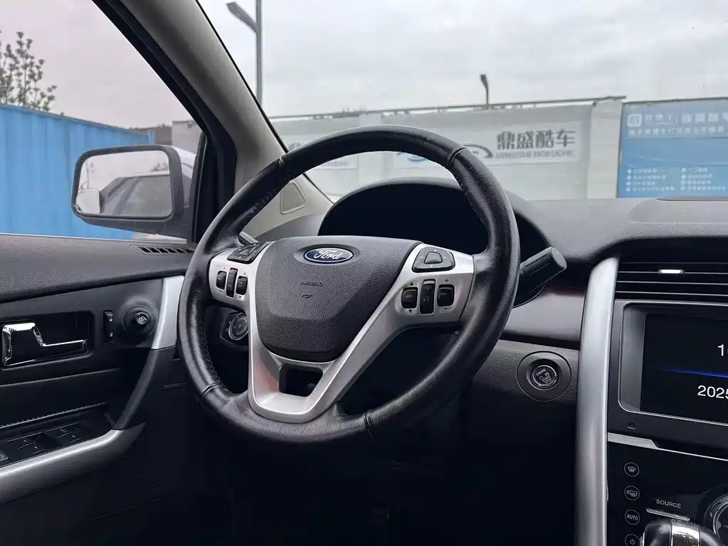 Ford Edge 2015 — фото 12