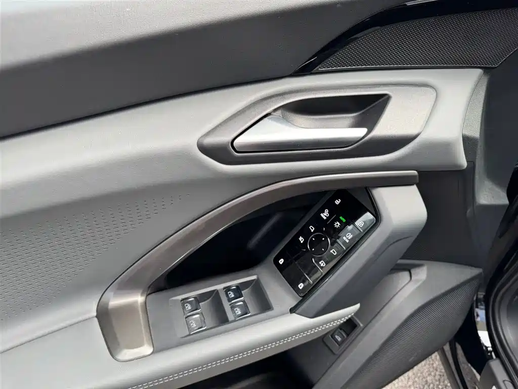 Audi Q5L 2025 — фото 14