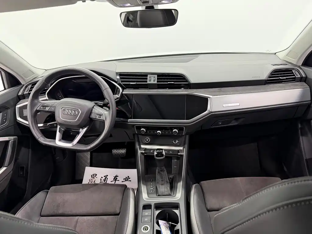 Audi Q3 2022 — фото 10