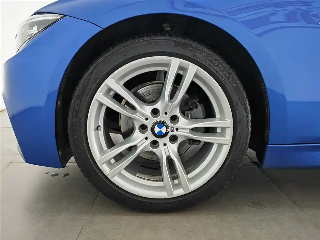 BMW 3 Series 2017 — фото 17