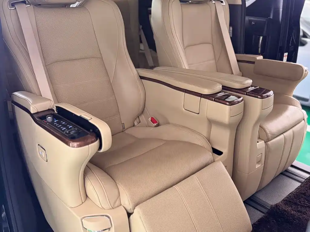 Toyota Alphard 2018 — фото 14