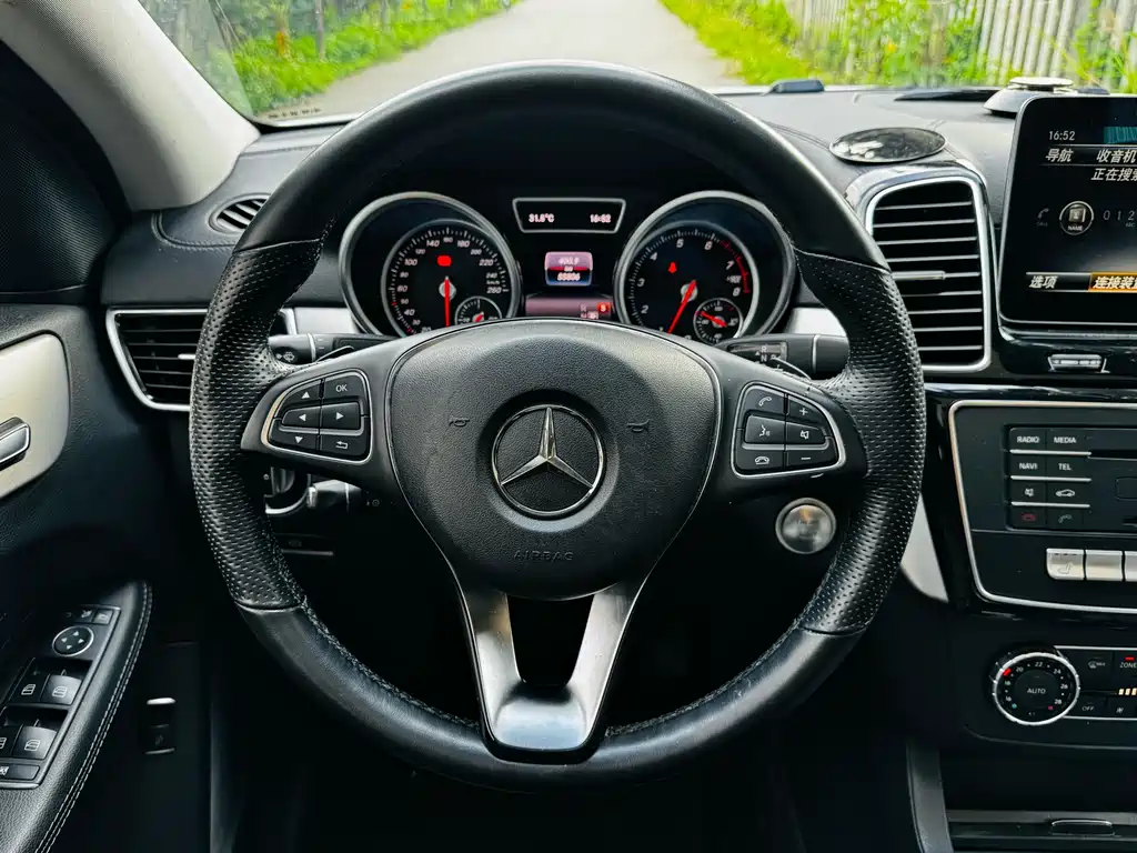 Mercedes-Benz GLE Coupe 2017 — фото 6
