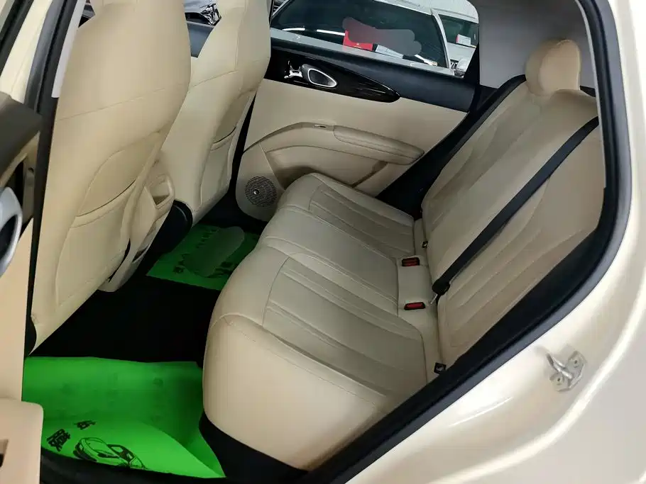 Geely Galaxy Starwish 2025 — фото 11