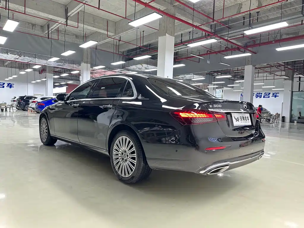 Mercedes-Benz E-Class 2023 — фото 4