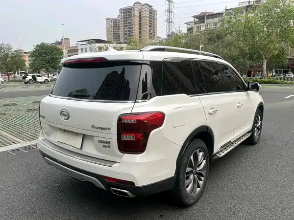 GAC Trumpchi GS8 2017