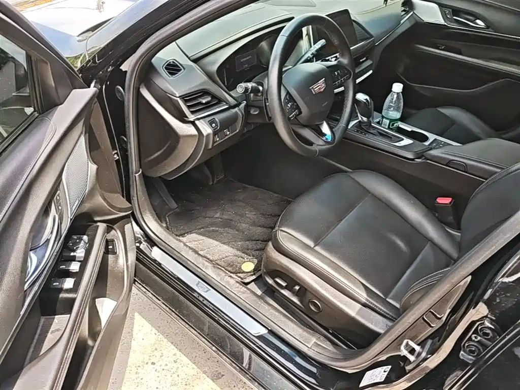 Cadillac CT4 2022 — фото 16