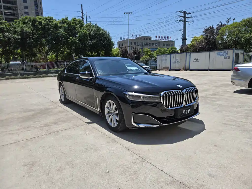 BMW 7 Series 2017 — фото 8