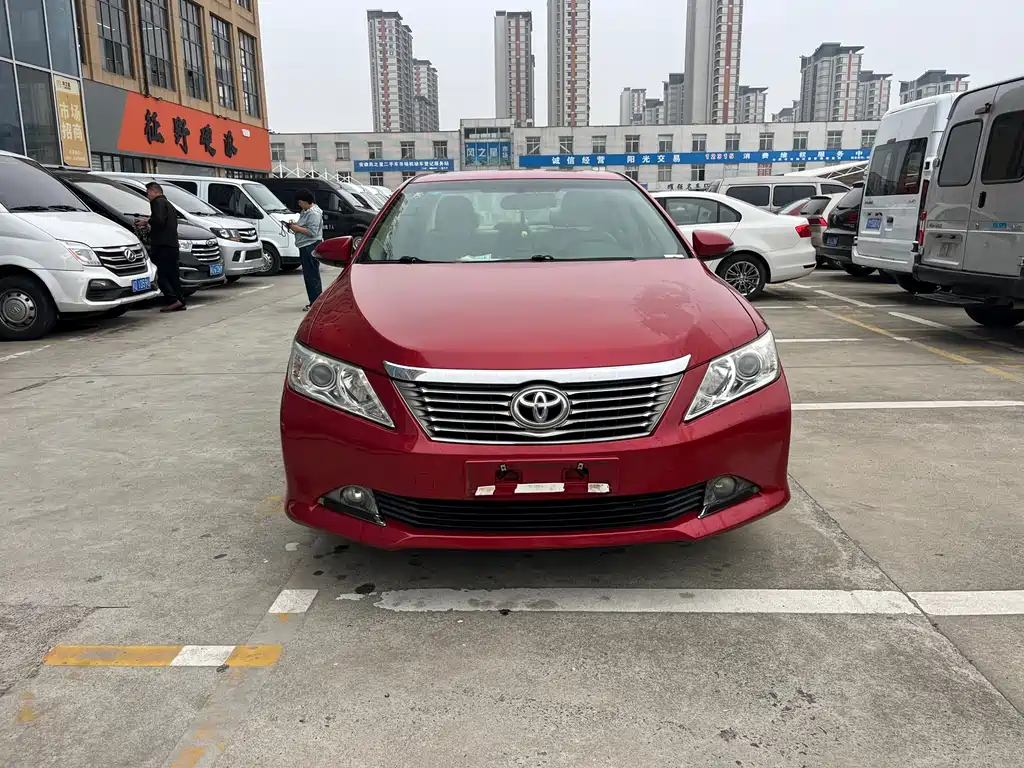 Toyota Camry 2013 — фото 2