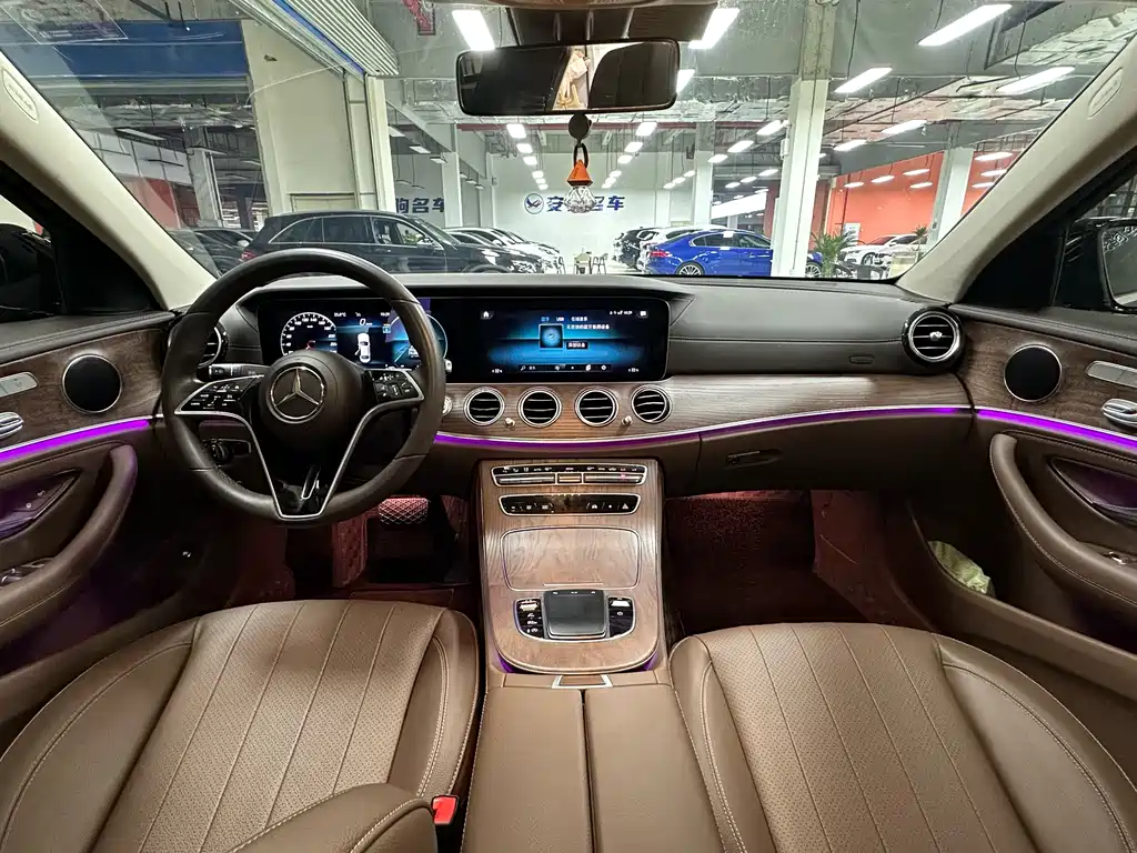 Mercedes-Benz E-Class 2023 — фото 12