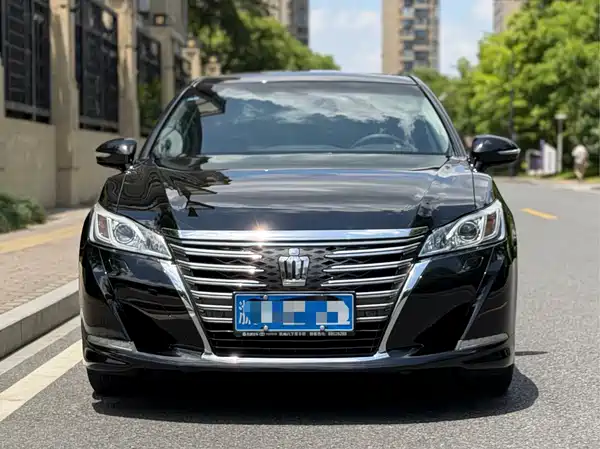 Toyota Crown 2017