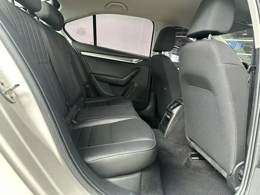 Skoda Octavia 2019 — фото 14