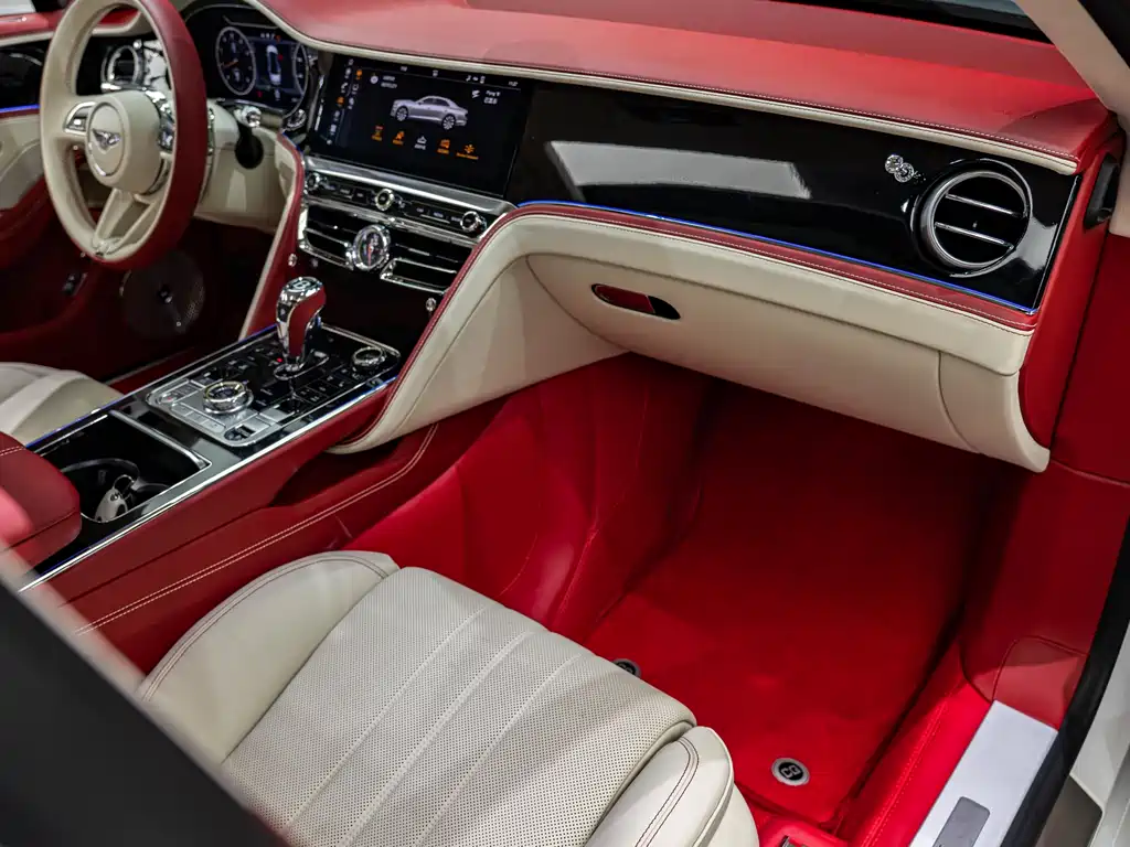 Bentley Flying Spur 2025 — фото 6