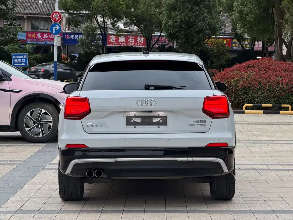 Audi Q2L 2019 — фото 12
