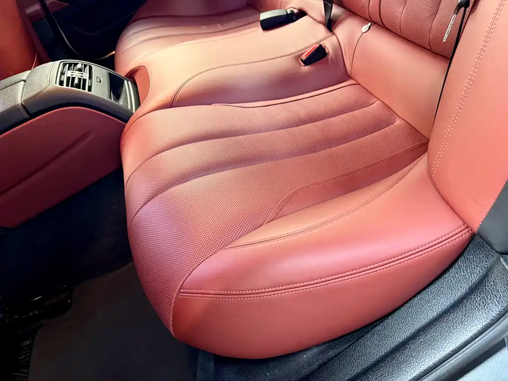 BMW 6 Series 2013 — фото 16