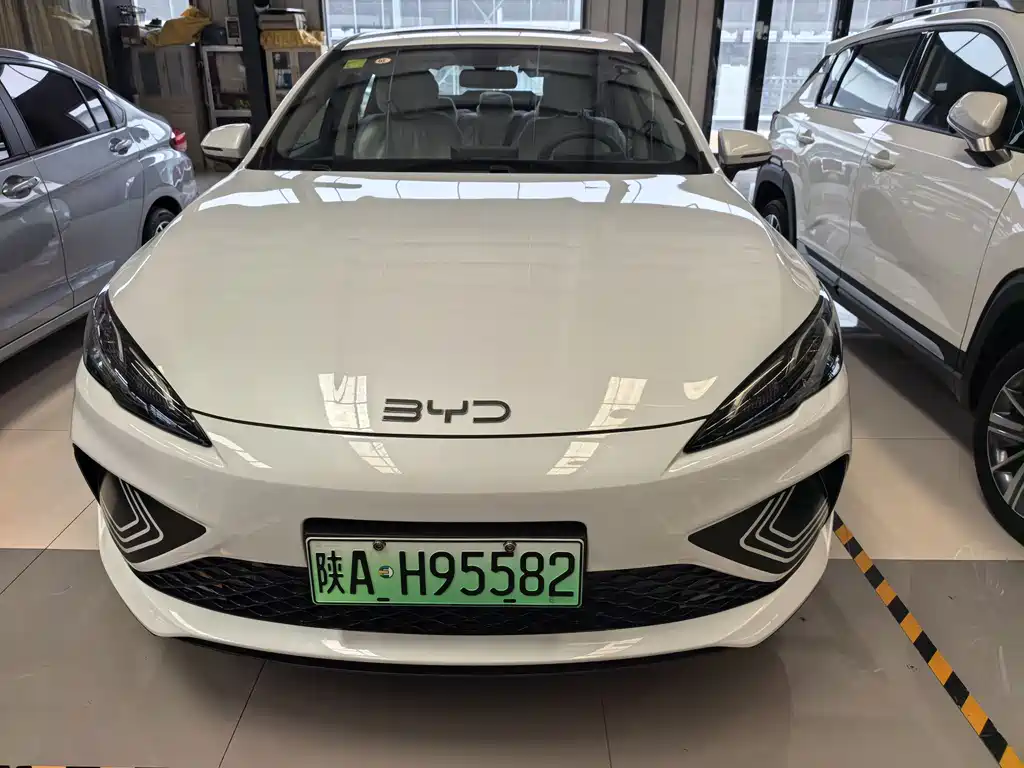 BYD Seal 05 DM-i 2026 — фото 2