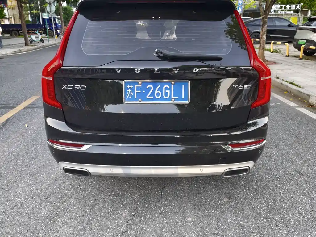 Volvo XC90 2018 — фото 9