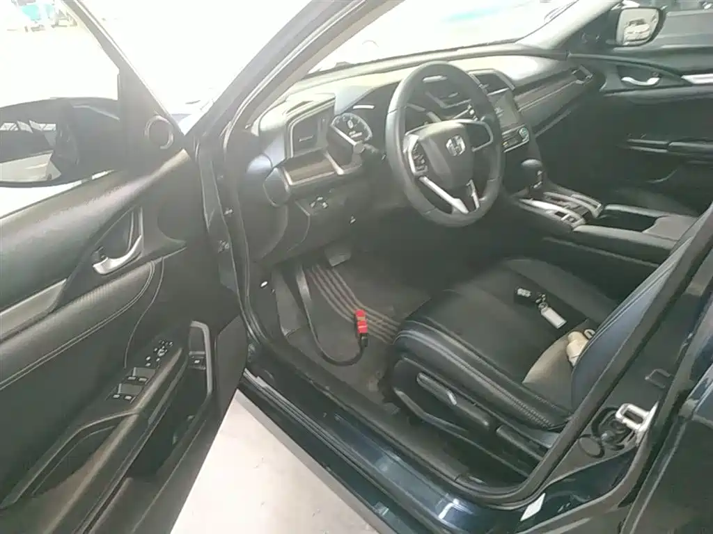 Honda Civic 2020 — фото 16