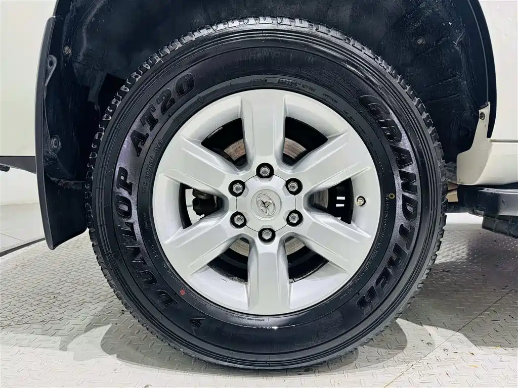 Toyota Prado 2017 — фото 28