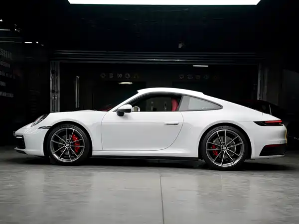Porsche 911 2023