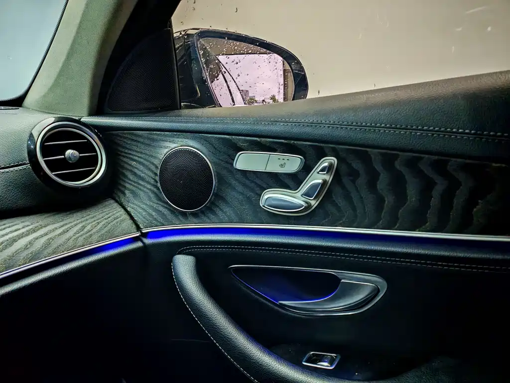 Mercedes-Benz E-Class 2017 — фото 17