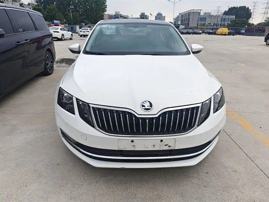 Skoda Octavia 2019 — фото 3
