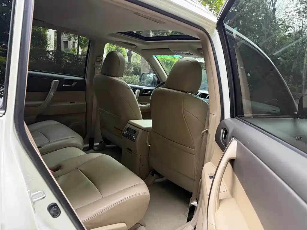 Toyota Highlander 2014 — фото 11