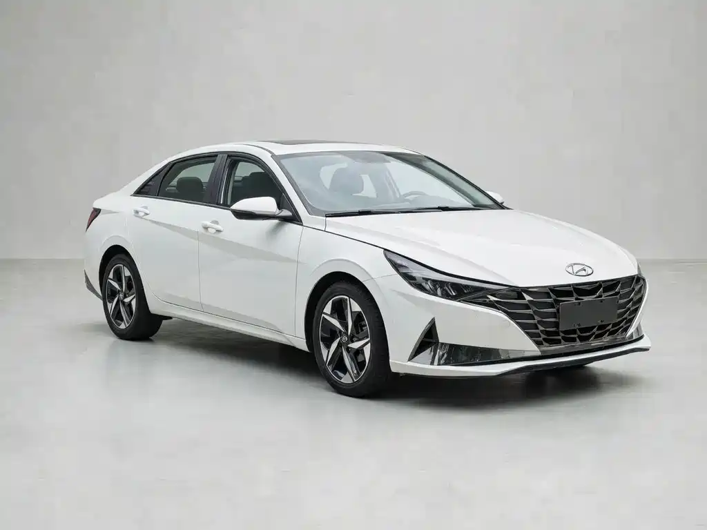 Hyundai Elantra 2023 — фото 3