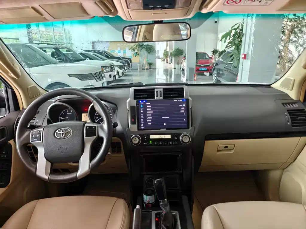 Toyota Prado 2015 — фото 6