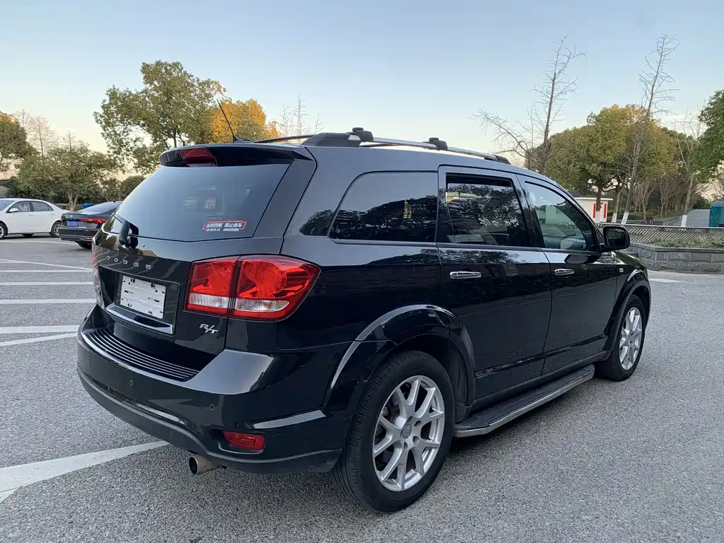 Dodge Journey 2014 — фото 4