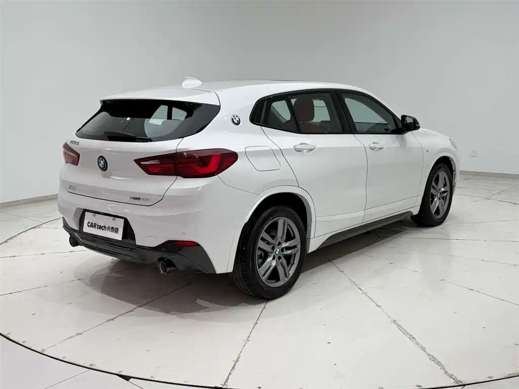 BMW X2 2023 — фото 8