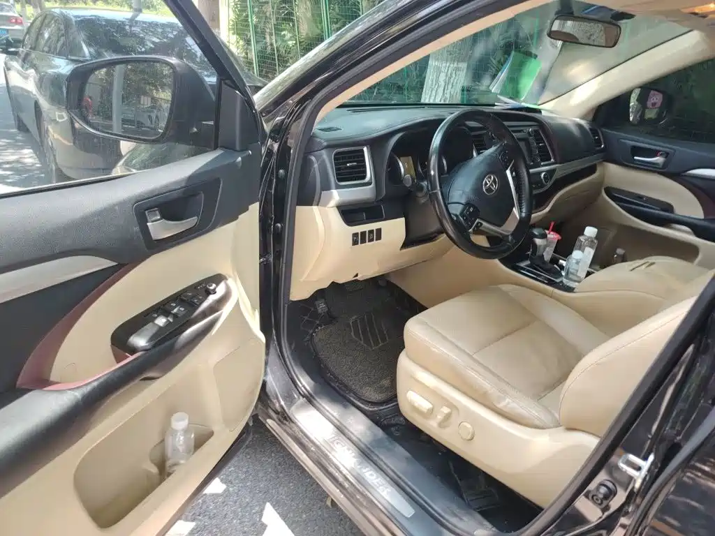 Toyota Highlander 2017 — фото 13