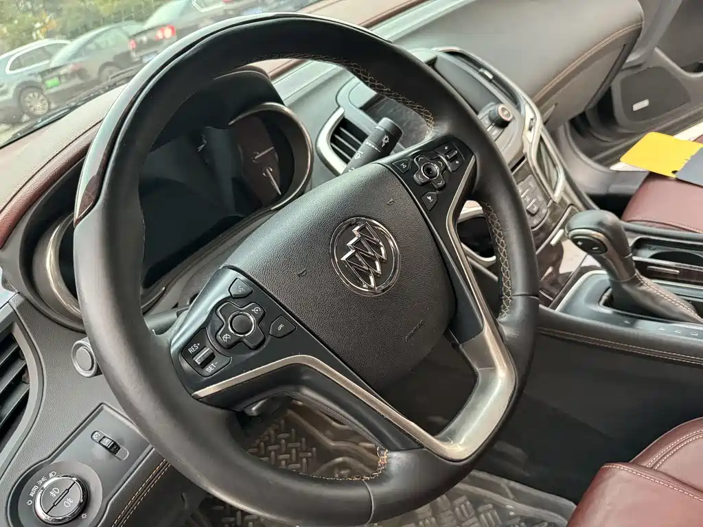 Buick LaCrosse 2015 — фото 24
