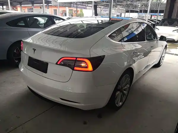 Tesla Model 3 2020