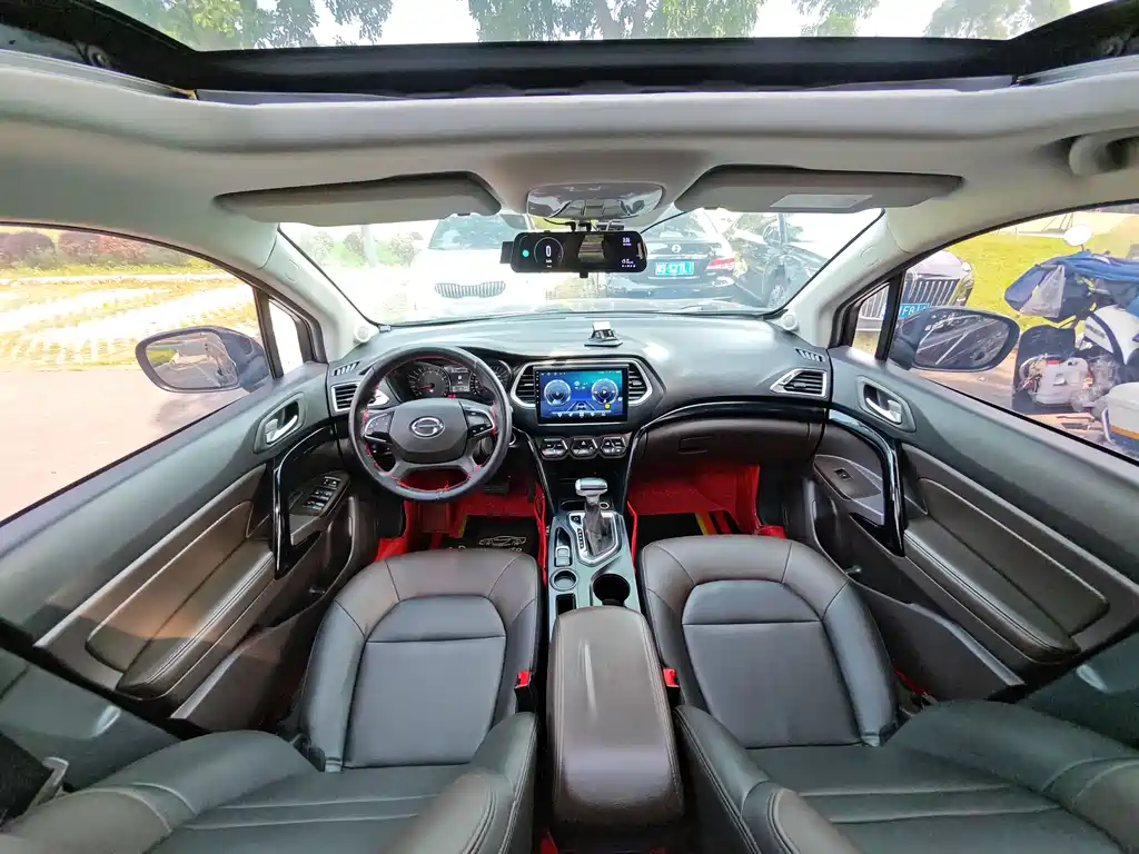 GAC Trumpchi GS4 2016 — фото 10