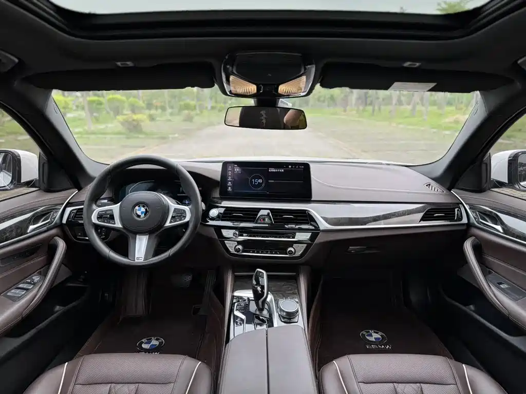 BMW 5 Series New Energy 2021 — фото 16