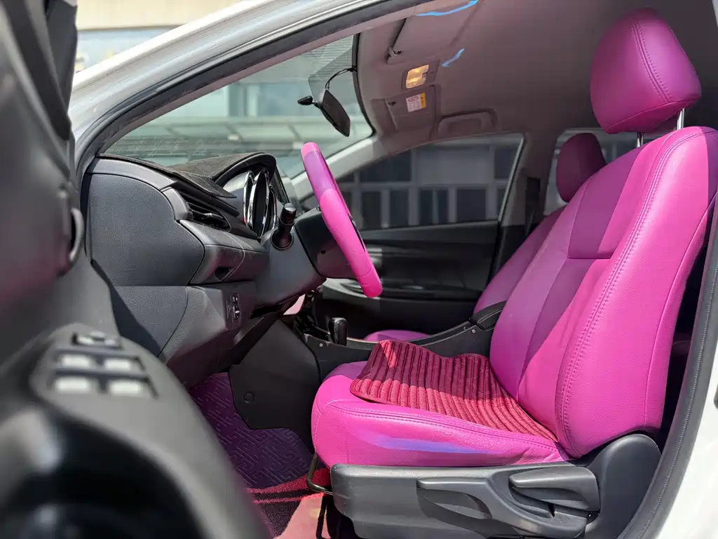 Toyota Yaris L 2021