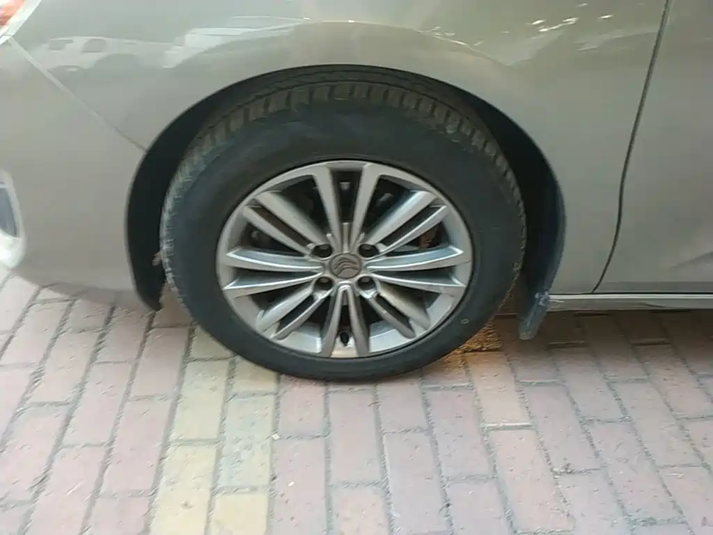 Citroën C4L 2015 — фото 23